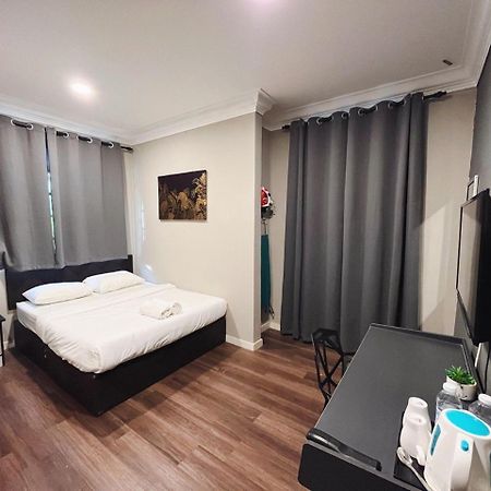 Hotel Gong Kuin Resthouse Kampong Tanjong Gelam Exterior foto