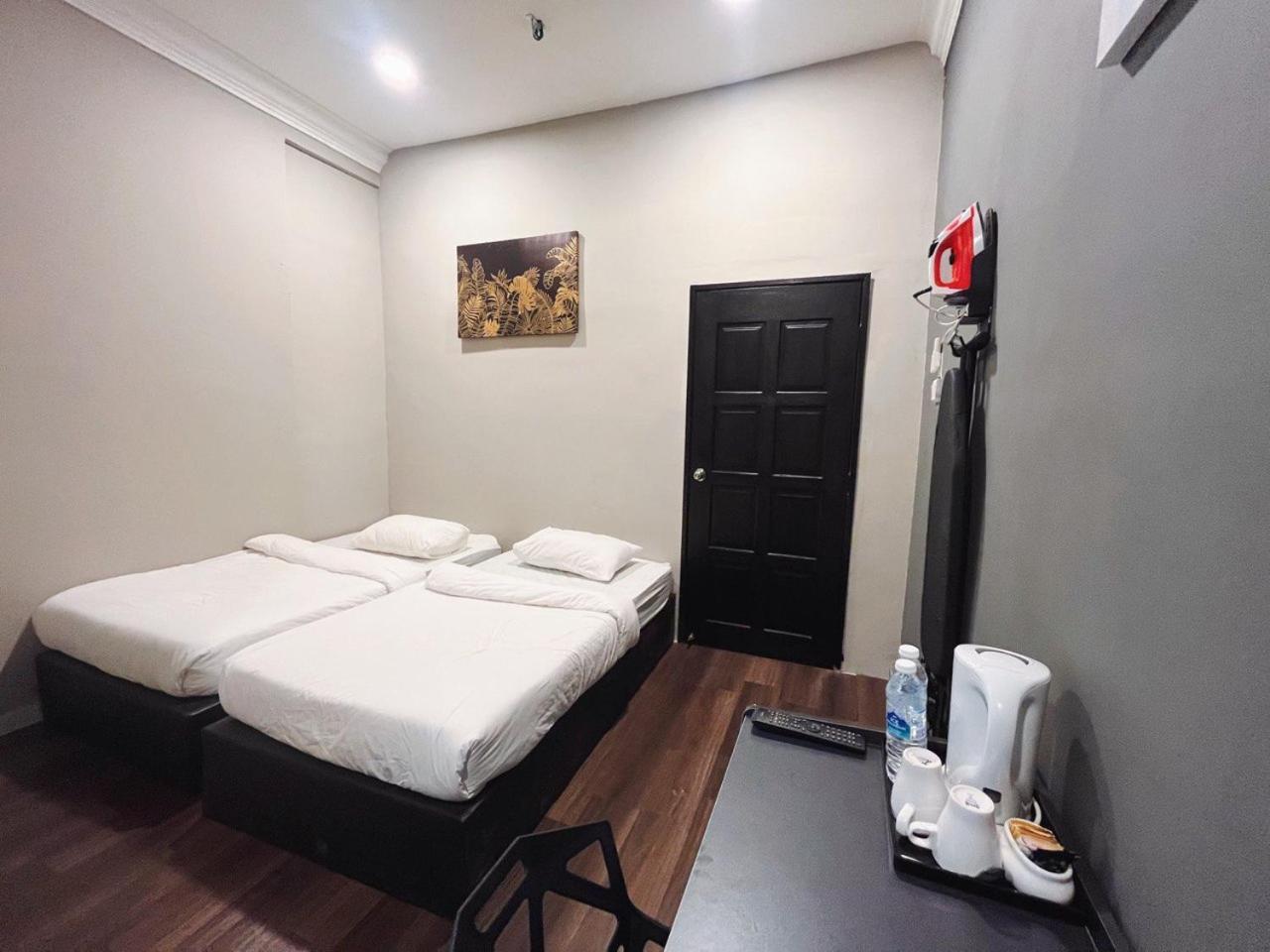 Hotel Gong Kuin Resthouse Kampong Tanjong Gelam Exterior foto