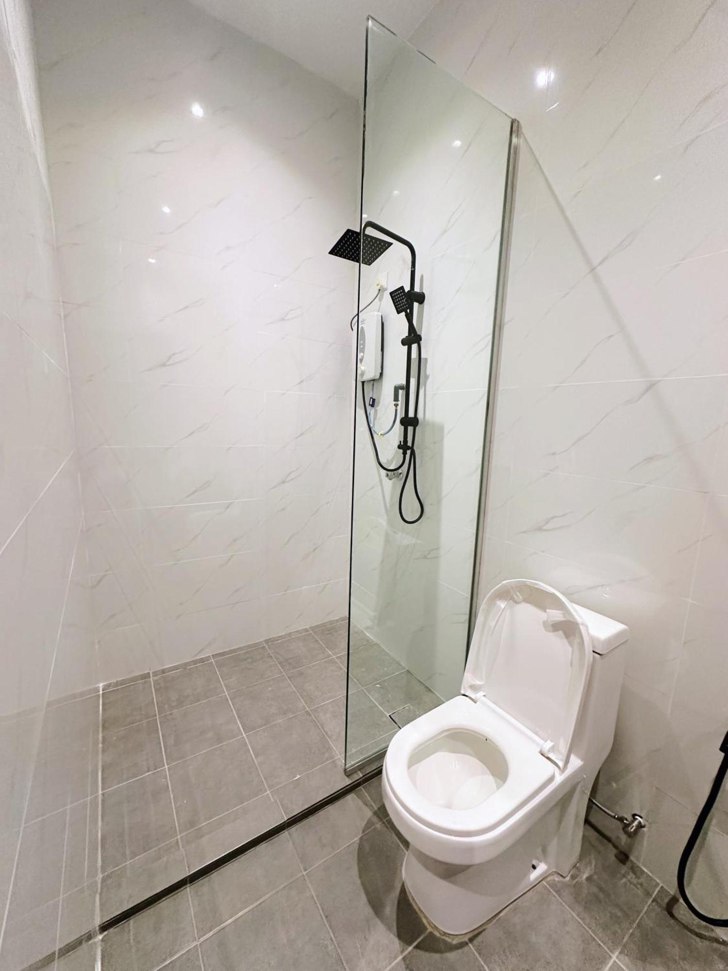 Hotel Gong Kuin Resthouse Kampong Tanjong Gelam Exterior foto