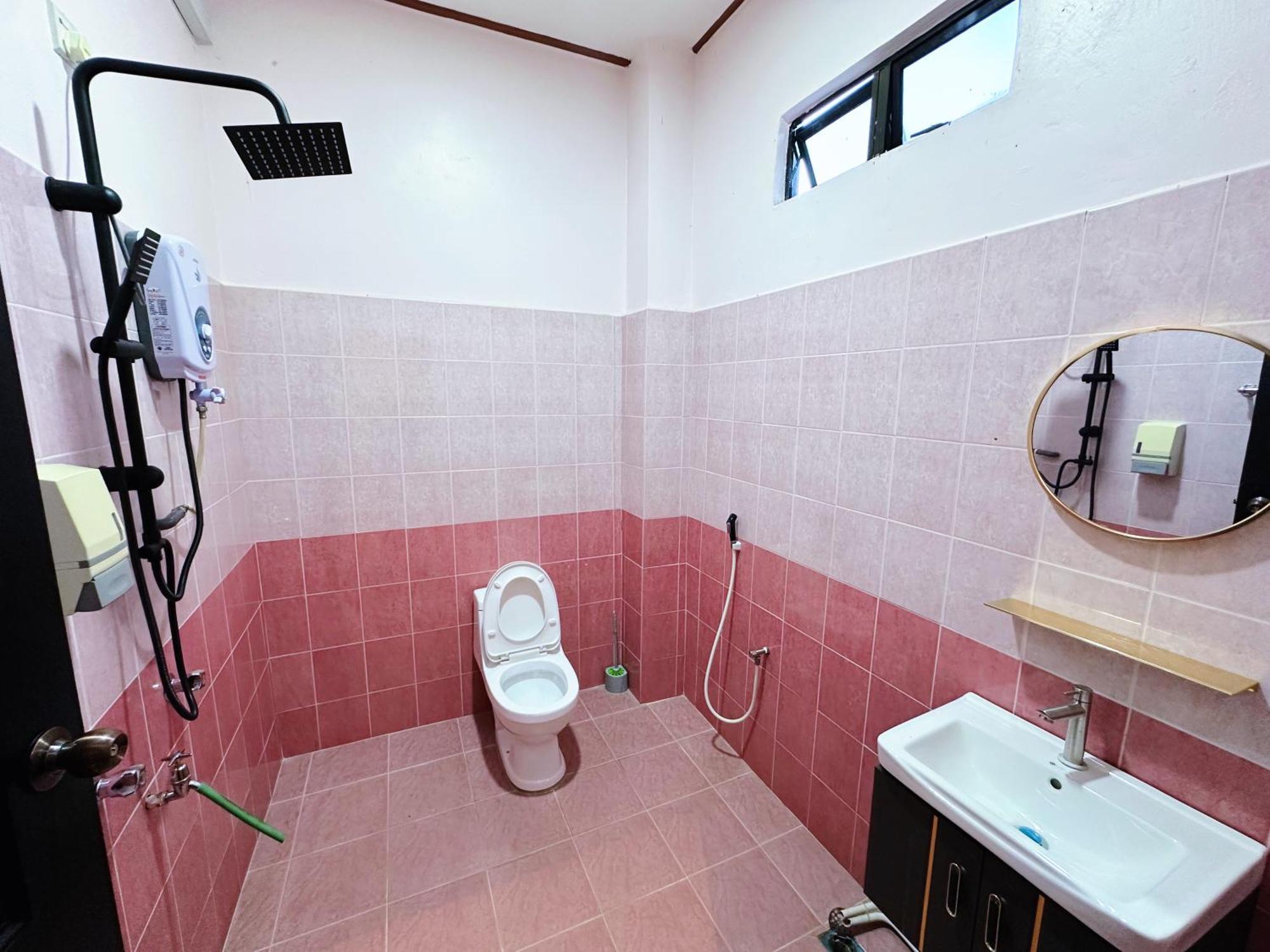 Hotel Gong Kuin Resthouse Kampong Tanjong Gelam Exterior foto